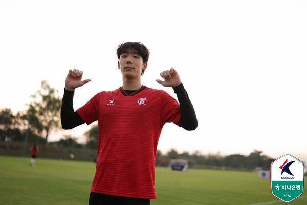 체코 프로축구리그에서 8년간 활약 후 2026년 K리그1 부천FC에 입단한 미드필더 김승빈. ⓒ프로축구연맹