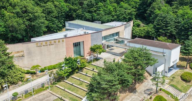 안성시 대덕면에 위치한 안성맞춤박물관은 안성유기 그리고 안성의 농업 및 향토문화를 알리기 위해 설립됐다. 박물관 전경. 윤원규기자
