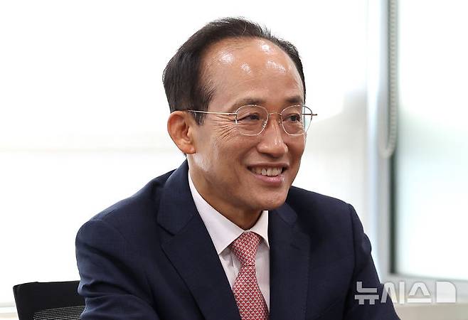 [대구=뉴시스] 이무열 기자 = 추경호 대구시장 당선인이 5일 오전 대구 동구 대구정책연구원에서 열린 대구시장직 인수 지원계획 보고회에서 발언하고 있다. 2026.06.05.  lmy@newsis.com