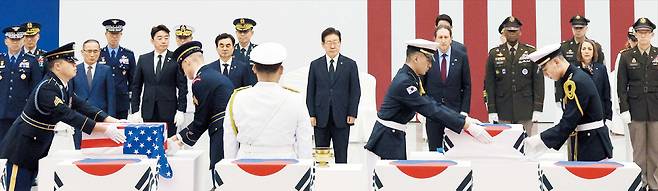 뉴시스