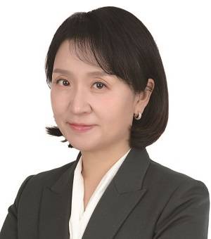 조수정 - 고려대  법학전문대학원 교수, 서울대 외교학, 미국 컬럼비아대 국제관계학 석사, 고려대 법학 박사, 전 산업 통상부 통상정책총괄과장