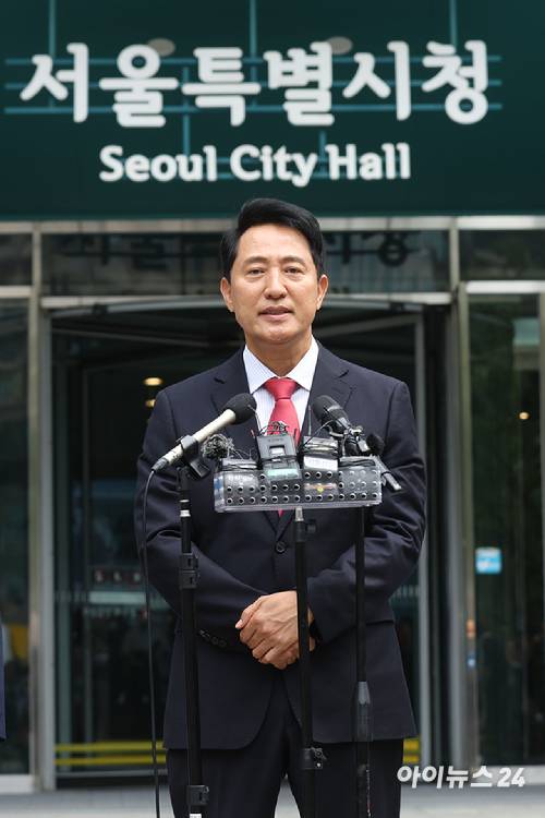 오세훈 서울시장이 제9회 전국동시지방선거일 다음날인 4일 서울시청에서 소감을 밝히고 있다. [사진=곽영래 기자]