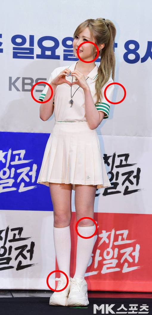 Hitomi of the girl group Say My Name showed off her slender, almost delicate legs in a mini sportswear outfit.Hitomi attended the production press conference for KBS Joys new variety show Shut Up and Korea-Japan Showdown, held on the afternoon of June 2 at the Stanford Hotel in Sangam-dong.Hitomi, who serves as the shows MC, took the stage wearing a green-striped mini two-piece sportswear set with a whistle around her neck, showcasing her delicate and slender figure.She added a stylish touch by completing an all-white look with white knee-high socks and white sneakers.Shut Up and Korea-Japan Showdown is a variety show that uses games to resolve various issues between Koreans and Japanese, ranging from minor differences in perspective to heated real-life disputes. It premieres on the 7th at 8 p.m. The show features a regular cast including MC Hitomi, Lee Soo-geun, Hwang Je-seong, Yoshinaru Fukushima, and Wespi.Try to find the five differences in Hitomis photo.First, the shadow of her hair on her cheek.Second, the green line on her sleeve.Third, the hair on her back.Fourth, her tights.Fifth, the laces on her sneakers.