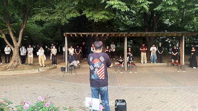 대다수 참석자는 예배가 끝나고 난 뒤 시위가 열리는 핸드볼 경기장으로 향했다. 뉴스앤조이 안디도