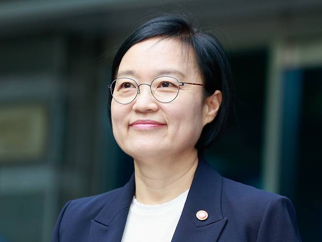 한성숙 국무총리 후보자가 8일 오전 인사청문회 준비 사무실인 서울 종로구 금융감독원 연수원에서 지명 소감을 밝히고 있다./뉴스1