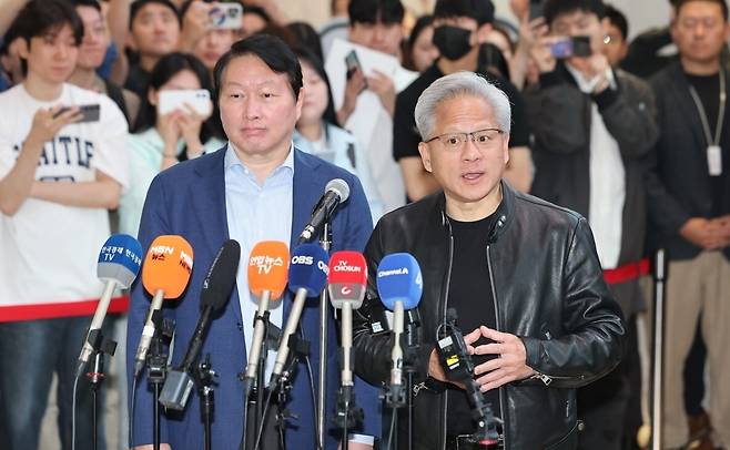 젠슨 황, SK 본사 찾아 브리핑. 연합뉴스