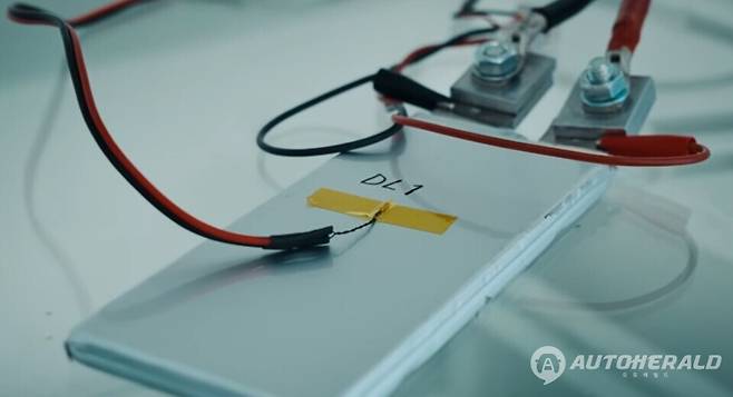 이번 조사 결과에 따르면 도넛랩의 배터리는 실제 에너지 밀도가 약 298Wh/kg 수준으로 추정됐다(도넛랩)
