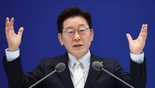 이재명 대통령이 8일 청와대 영빈관에서 열린 취임 1주년 기자회견 '대체불가 대한민국'에서 발언하고 있다. ⓒ뉴시스