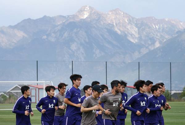 한국 축구 대표팀이 훈련에 임하고 있다. 사진=연합뉴스 제공