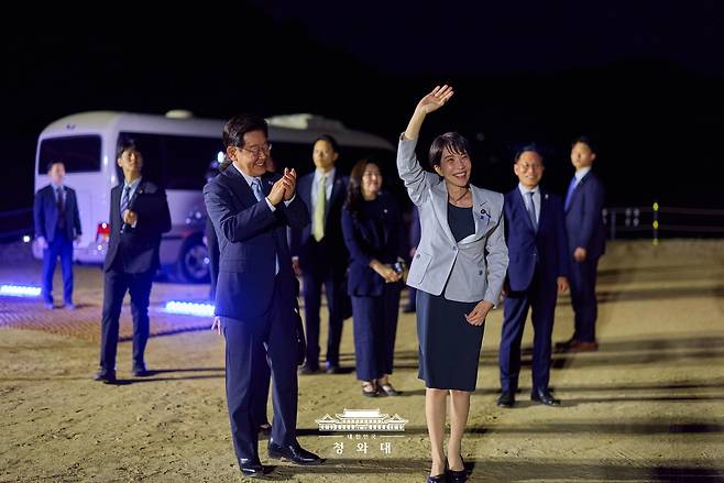 이재명(왼쪽) 대통령과 다카이치 사나에 일본 총리 [청와대 제공]