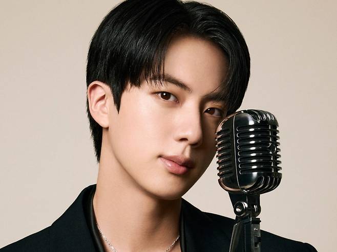 '비주얼 왕자' 방탄소년단 진, 프레드 新화보 '압도적 비주얼'
