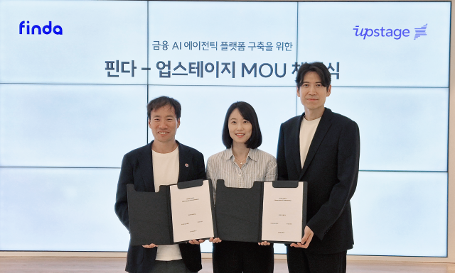 왼쪽부터 순서대로 김성훈 업스테이지 대표, 이혜민·박홍민 핀다 대표 [사진=핀다]