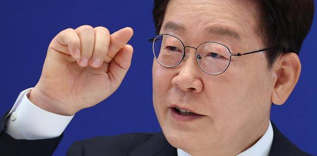 이재명 대통령이 8일 청와대 영빈관에서 열린 취임 1주년 기자회견에서 발언하고 있다. 2026.6.8 [사진=연합뉴스]