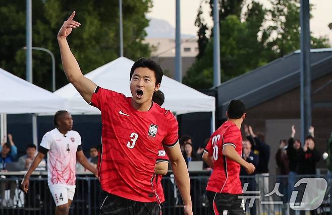 대한민국 축구대표팀 조규성이 30일(현지시간) 미국 유타주 솔트레이크시티 브리검 영 대학교 BYU 사우스필드 경기장에서 2026 국제축구연맹(FIFA) 북중미 월드컵 앞두고 열린 대한민국과 트리니다드 토바고의 평가전에서 멀티골을 넣고 환호하고 있다. 2026.5.31 ⓒ 뉴스1 임세영 기자