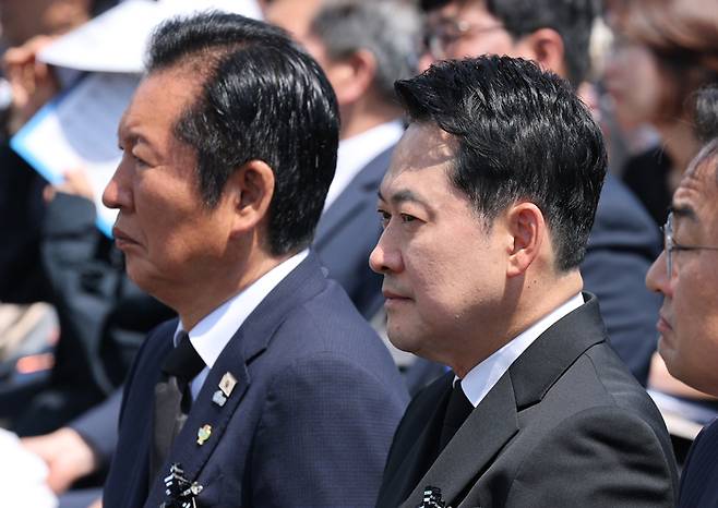 정청래 더불어민주당 대표와 장동혁 국민의힘 대표가 지난 6일 서울 동작구 국립서울현충원에서 열린 제71회 현충일 추념식에 참석해 있다. [연합뉴스]