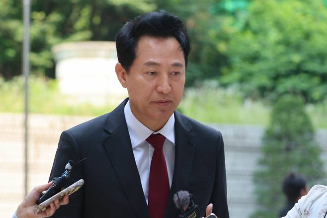 오세훈 서울시장이 10일 서울 서초구 서울중앙지법에서 열린  '명태균 여론조사 의혹' 사건 1심 속행 공판에 출석하고 있다. /사진=뉴시스