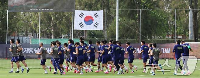 2026 북중미 월드컵에 출전하는 대한민국 축구 국가대표팀 선수들이 10일(현지시간) 멕시코 과달라하라 인근 사포판에 위치한 치바스 바예 베르데에서 훈련을 하고 있다. 2026.6.11 ⓒ 뉴스1 임세영 기자