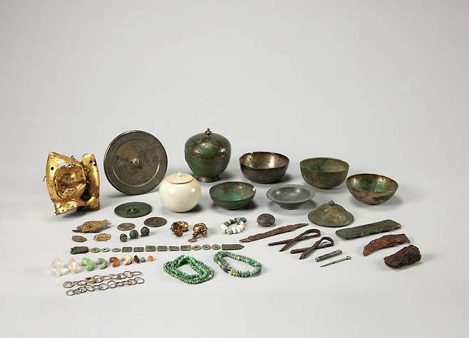 �������ֹڹ����� 12�Ϻ��� Ȳ����� �߱� ���� 50�ֳ� ��� Ư���� 'Ȳ���, ��ó�� �縮�� ��ô�'�� ����. ������ Ȳ��� ��ž ���ʼ� �Ϻ� ����ǰ��. ���� �������ֹڹ���