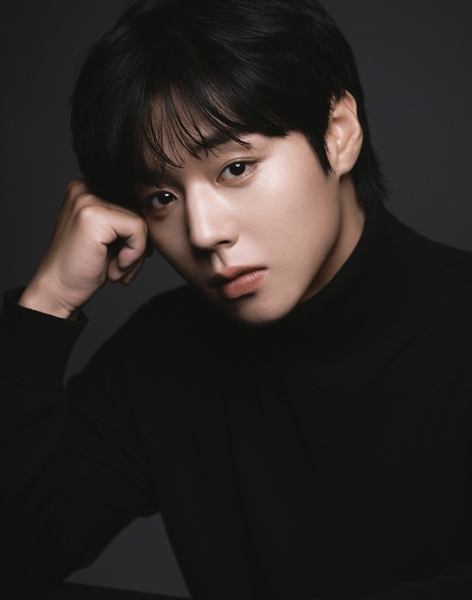 박지훈. YY엔터테인먼트