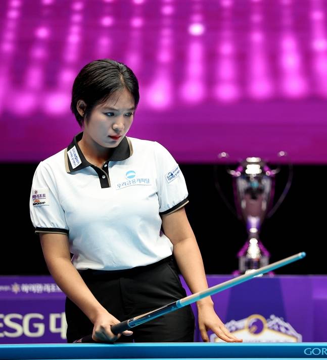 스롱 피아비가 10일 강원도 정선군 하이원리조트 그랜드호텔 컨벤션타워에서 열린 프로당구 2026-2027시즌 2차 투어 '국민의 행복쉼터 하이원리조트 PBA-LPBA 챔피언십' LPBA 결승에서 샷을 구상하고 있다. /사진=PBA 투어 제공