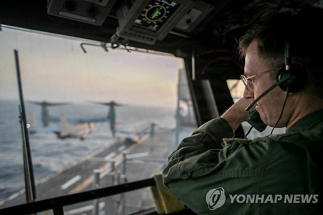 아라비아해를 항해 중인 미 해군 강습상륙함 'USS 트리폴리'. 사진은 기사 내용과 직접 관련 없습니다. [로이터=연합뉴스 자료사진. 재판매 및 DB 금지]