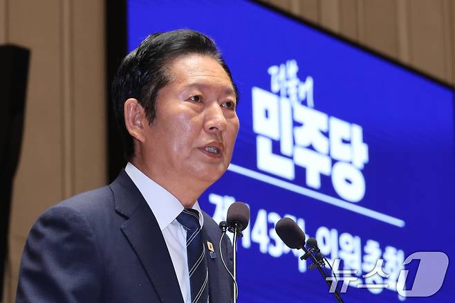 정청래 더불어민주당 대표가 11일 서울 여의도 국회에서 열린 의원총회에서 발언하고 있다. 2026.6.11 ⓒ 뉴스1 신웅수 기자