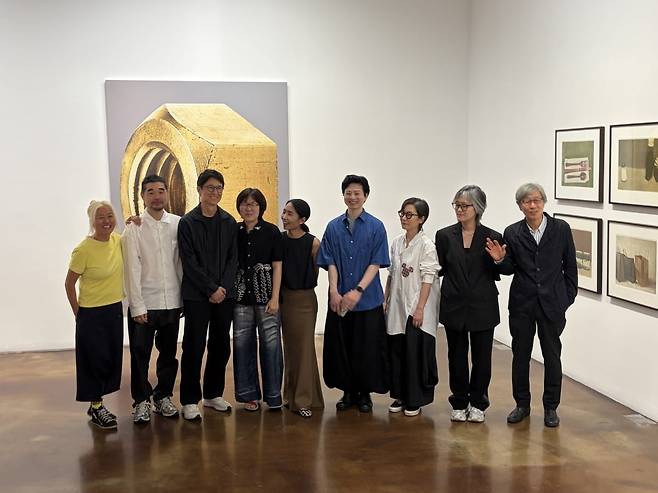 사진 기획전 ‘진동하는 사물들(Objects in Oscillation)’에 참여한 9인의 사진작가. /강은영