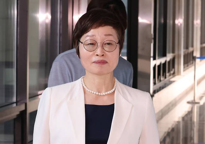 12일 중앙선관위 과천청사에서 열린 ‘투표용지 부족사태 진상규명위원회 제3차 위원회의’에 조현욱 위원장이 참석하고 있다. [연합뉴스]