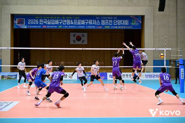 12일 단양국민체육센터에서 열린 2026 한국실업배구연맹&프로배구 퓨처스 챔프전 단양대회 조별리그 A조 우리카드와 영천시체육회 경기./KOVO 제공