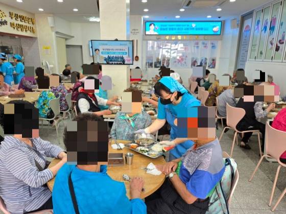 임영웅 팬클럽 '부산영웅시대 스터디하우스', 생일 기념 500만원 특별 후원→도시락 봉사..선한 영향력 실천