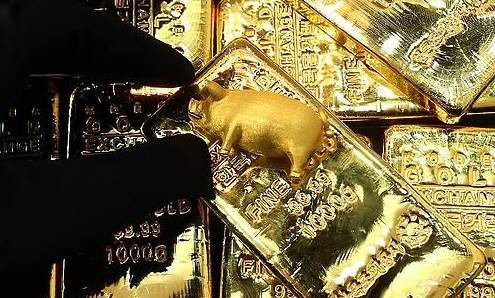 12일(현지시간) 미국 뉴욕상품거래소(COMEX)에서 금 선물 가격은 온스당 4239.9달러에 거래를 마쳤다. / 연합뉴스