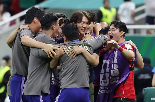 11일(현지 시간) 멕시코 과달라하라 스타디움에서 열린 2026 북중미 월드컵 조별리그 A조 대한민국과 체코의 경기에서 2-1 승리한 대한민국 홍명보 감독이 기뻐하고 있다. 뉴시스