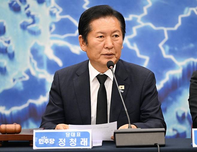 정청래 더불어민주당 대표가 12일 오전 광주 서구 치평동 김대중컨벤션센터에서 제9회 동시지방선거 이후 처음으로 열린 더불어민주당 전남·광주 현장 최고위원회의에서 발언하고 있다 2026.06.12. [광주=뉴시스]