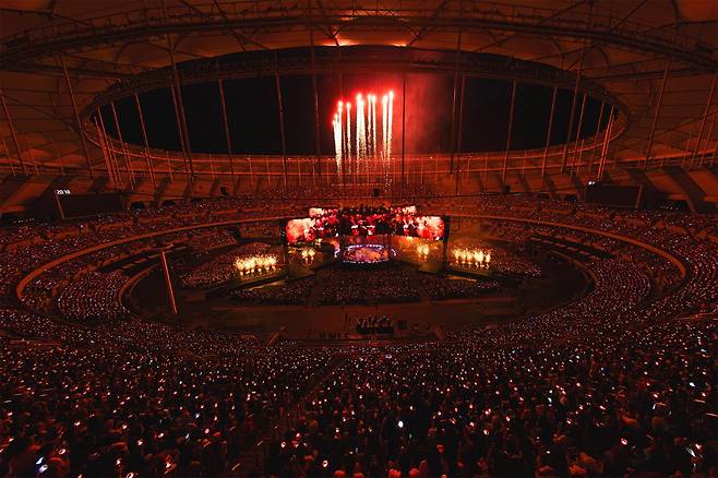 To celebrate their 13th debut anniversary, BTS held a two-day concert in Busan and shared a meaningful time with a total of 110,000 fans. The concert was held in the format of a birthday party with ARMYs from around the world, and fans welcomed the members with a massive wave and a birthday song.During the concert, a special segment of the Arirang world tour called ARMY Time was held, further energizing the atmosphere. ARMY Time featured a limited-edition stage where the group performed songs selected at random by region, receiving an enthusiastic response from fans.Their agency, Big Hit Music, announced that approximately 110,000 people attended the Busan concert. Through their ongoing Arirang world tour, BTS is scheduled to hold 85 concerts in 34 cities worldwide, reaching over 6 million fans.