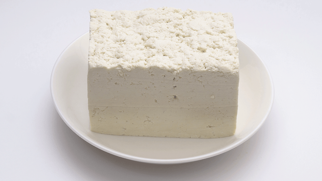 서양에서는 에다마메, 두유, 약간의 두부를 먹는 반면, 동양의 식단에는 된장이나 간장 같은 발효 대두 식품이 더 많이 포함된다