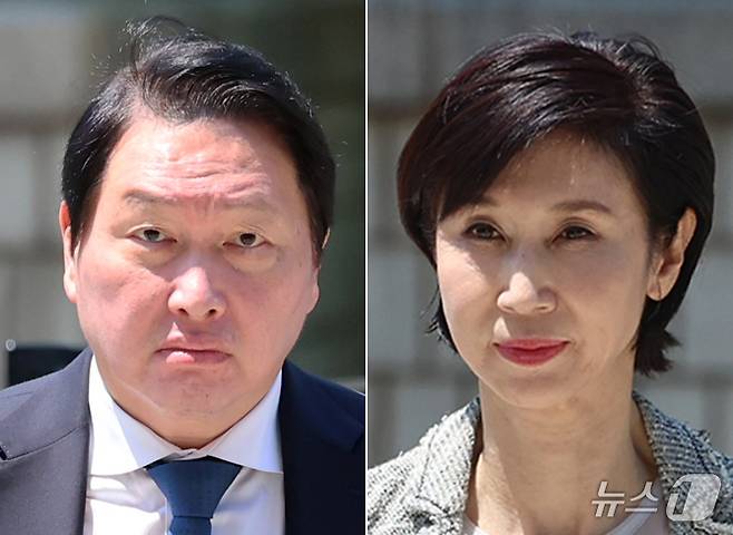 최태원 SK그룹 회장(왼쪽)과 노소영 아트센터 나비 관장이 15일 서울 서초구 서울고등법원에서 열린 재산 분할 파기환송심 2차 조정 기일에 출석하고 있다. 이날 최 회장과 노 관장은 약 2년 2개월 만에 법정에서 만났다. (공동취재) 2026.6.15 ⓒ 뉴스1 김도우 기자