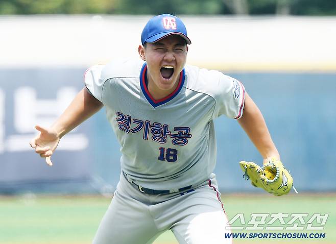 청룡기 8강서 경남고를 침묵시킨 경기항공고 양우진의 포효. 목동=정재근 기자 cjg@sportschosun.com/2025.7.9/