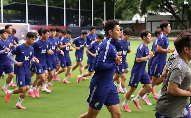 축구국가대표팀 선수들이 15일(한국시간) 멕시코 할리스코주 과달라하라 사포판의 치바스 베르데 바예에서 멕시코전을 대비한 훈련을 소화하고 있다. 사포판|뉴시스