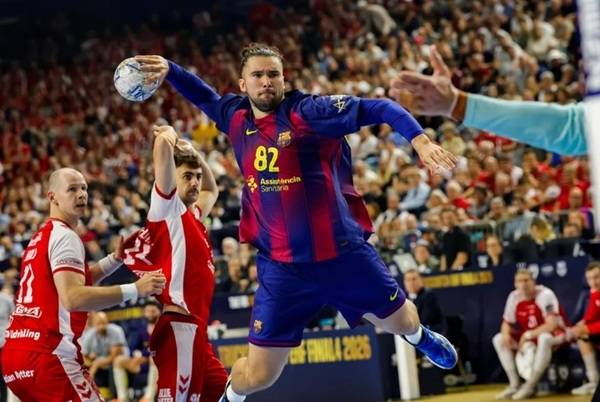사진 2025/26 EHF 남자 핸드볼 챔피언스리그 파이널4 준결승 바르셀로나와 올보르 경기 모습, 사진 출처=유럽핸드볼연맹