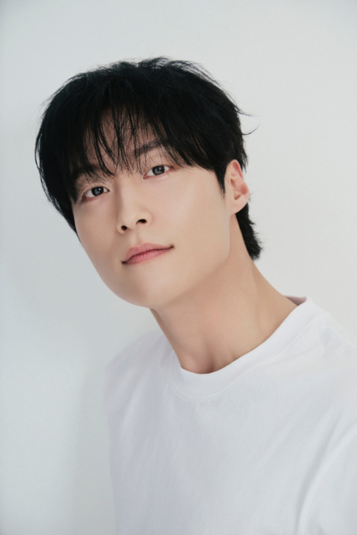 허남준. 에이치솔리드