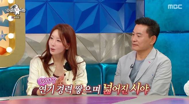 Actor Kim Jung-Eun appeared on MBCs Radio Star and shared an anecdote about being mistaken for a prank caller when making a restaurant reservation because his name and a friends name are the same as those of famous politicians. He also reminisced about a special bond with Kim Gook-jin from his debut days and shared his thoughts on the set of his recently aired drama, Strong Woman Gangnam-soon.