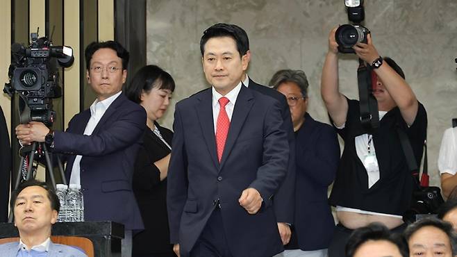 장동혁 대표가 17일 열린 의원총회에 참석하고 있다. (국민의힘)