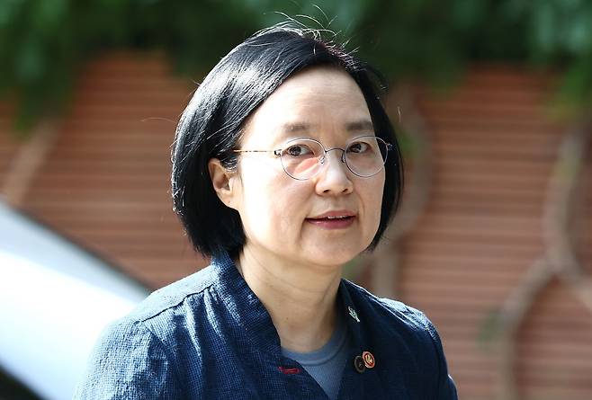 한성수 국무총리 후보자가 18일 오전 서울 종로구 금융감독원 연수원에 마련된 인사청문회 준비 사무실로 들어가고 있다. 뉴스1