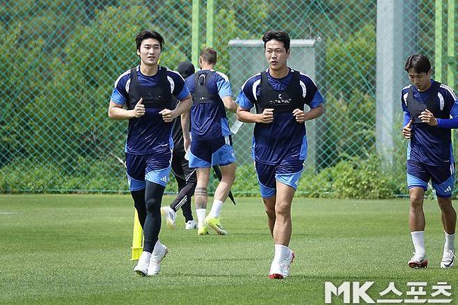 울산 HD 조현택(사진 왼쪽)과 김영권. 사진=이근승 기자