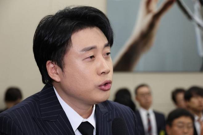 유튜브채널 ‘장사의 신’을 운영하고 있는 은현장.[뉴시스]