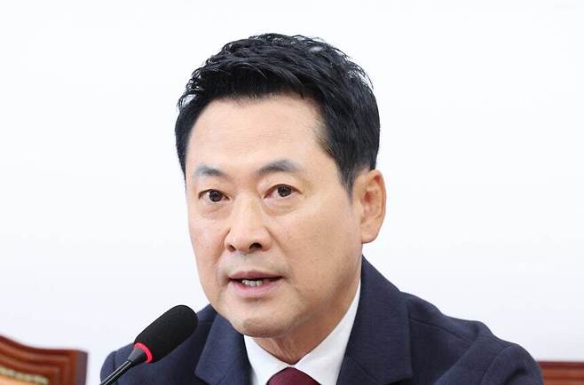 장동혁 국민의힘 대표가 18일 서울 여의도 국회에서 열린 최고위원회의에서 발언하고 있다. 뉴스1