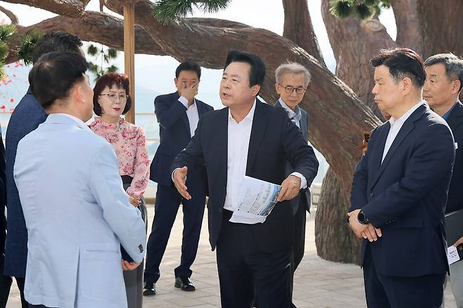 지난 17일 빅트리 찾은 강기윤 창원시장 당선인 [창원시장직 인수위원회 제공. 재판매 및 DB 금지]