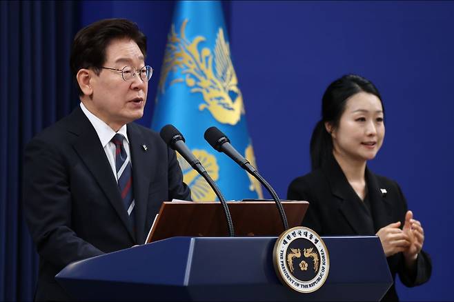 이재명 대통령, G7·유럽 순방 결과 브리핑. 연합뉴스