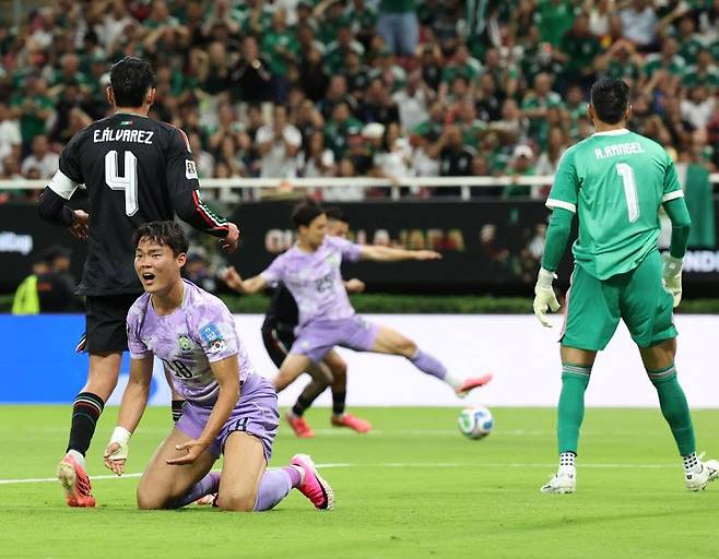 득점 기회를 놓친 뒤 아쉬워하는 한국 축구대표팀 오현규. 사진=연합뉴스