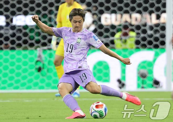 대한민국 축구국가대표팀 이강인이 18일(현지시간) 멕시코 과달라하라 스타디움에서 열린 2026 북중미 월드컵 A조 조별리그 2차전 대한민국과 멕시코의 경기에서 슛을 날리고 있다. 2026.6.12 ⓒ 뉴스1 박지혜 기자